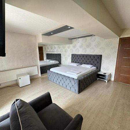 Hotel Pashtriku Gjakova Kültér fotó