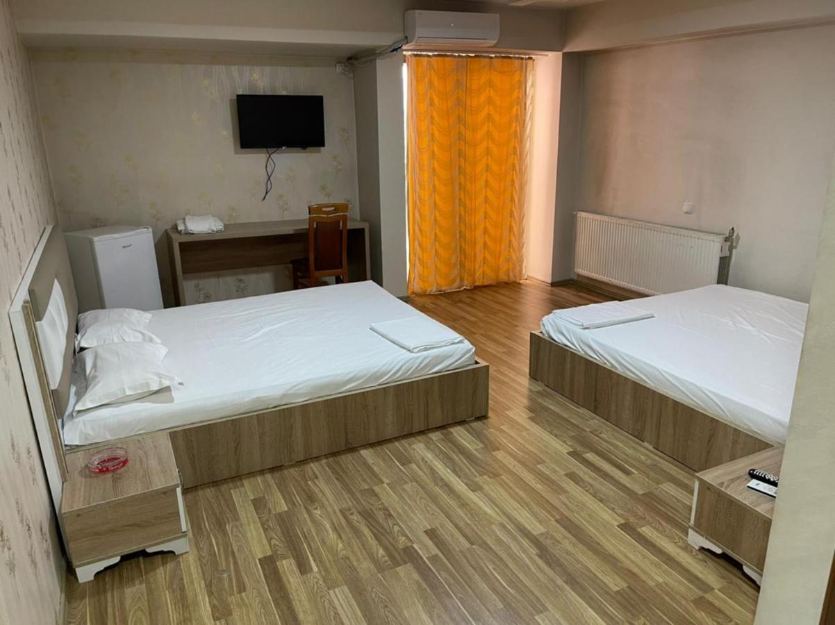 Hotel Pashtriku Gjakova Kültér fotó