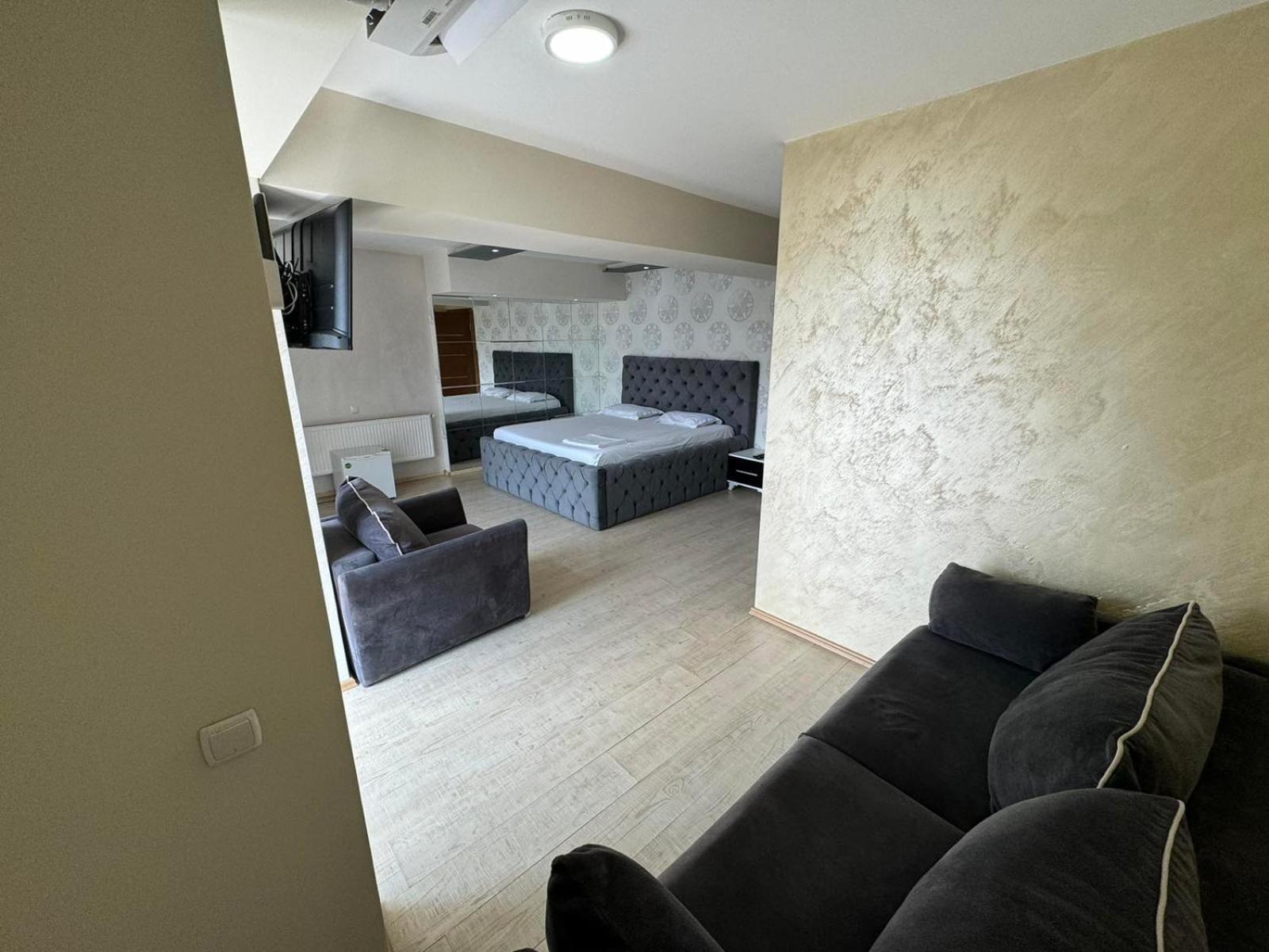 Hotel Pashtriku Gjakova Kültér fotó