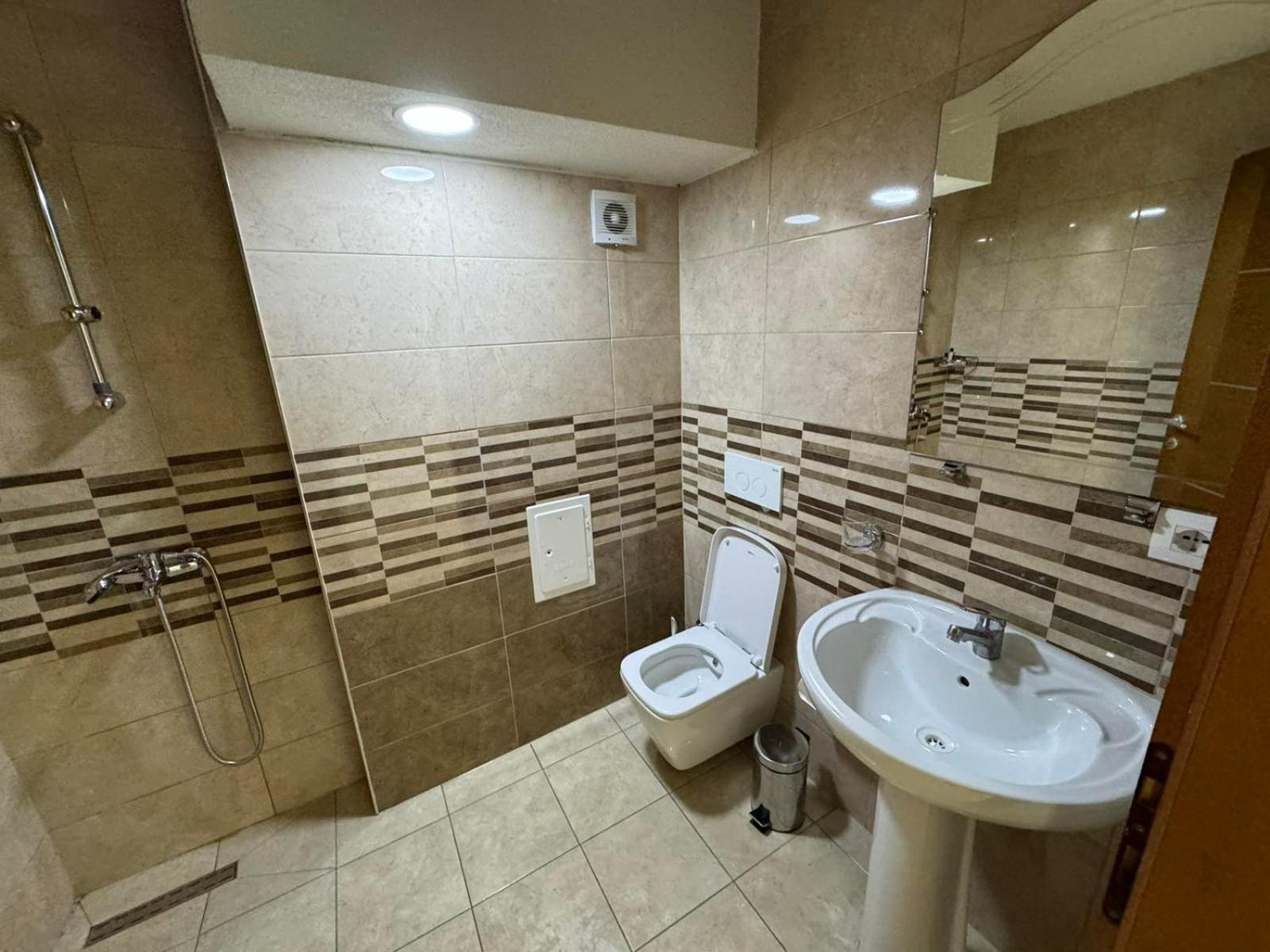 Hotel Pashtriku Gjakova Kültér fotó