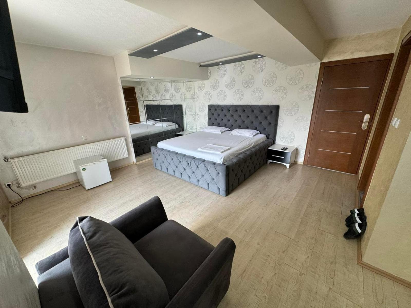 Hotel Pashtriku Gjakova Kültér fotó