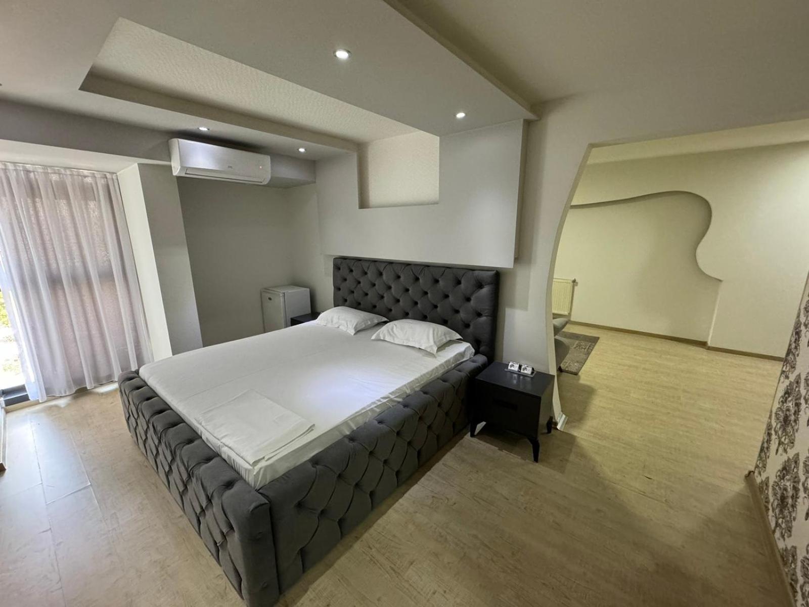 Hotel Pashtriku Gjakova Kültér fotó
