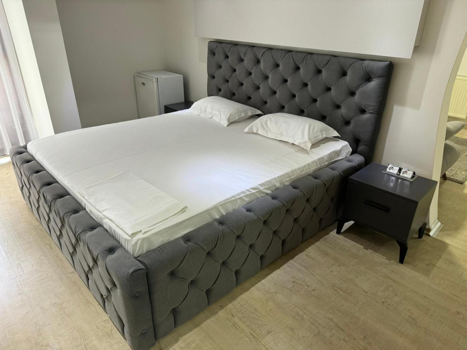 Hotel Pashtriku Gjakova Kültér fotó